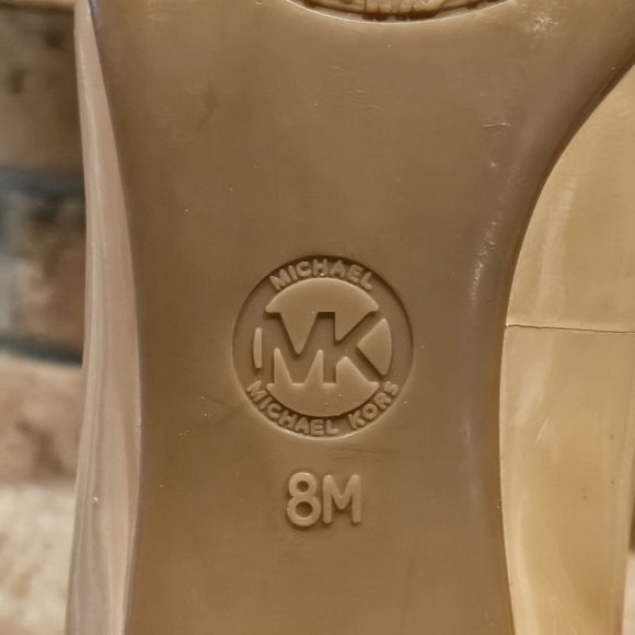 Michael Kors Beige Light Brown Patent Leather Heels Sz 8 - Picture 9 of 11